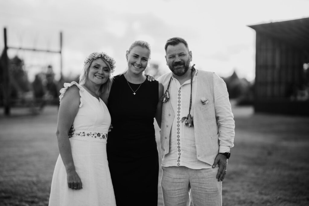 Greete ja Danieli pulmad Hiiumaal, Ratturi talus - imelised inimesed erinevatest maailma nurkadest kokku tulnud, oli meeleolukas!